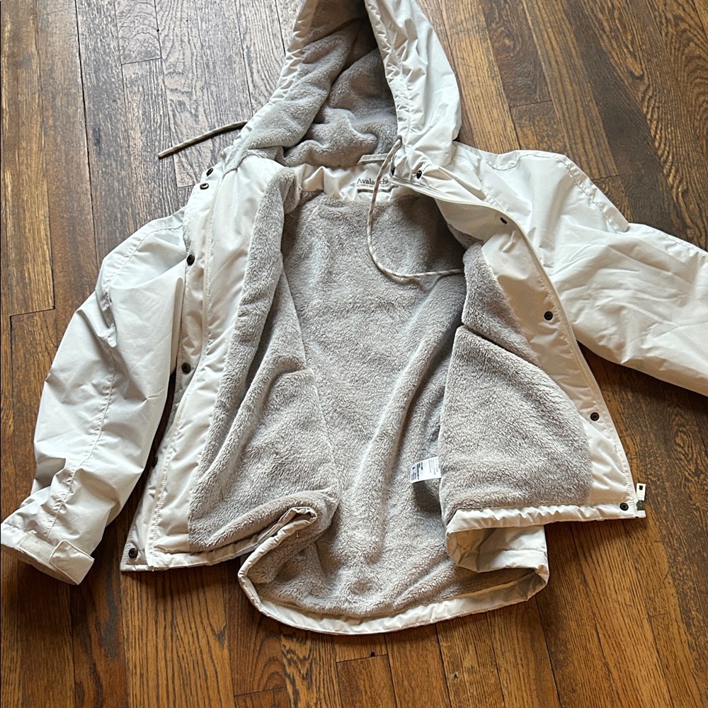 Avalanche Cream Jacket with Gray Fleece Lining